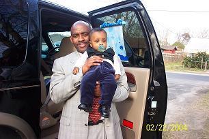 Date this tall United States man Carlos from Marietta US11673