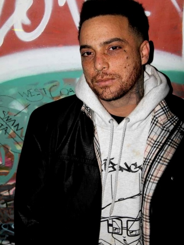 Date this voluptuous United States man Kiser from Oakland US11696