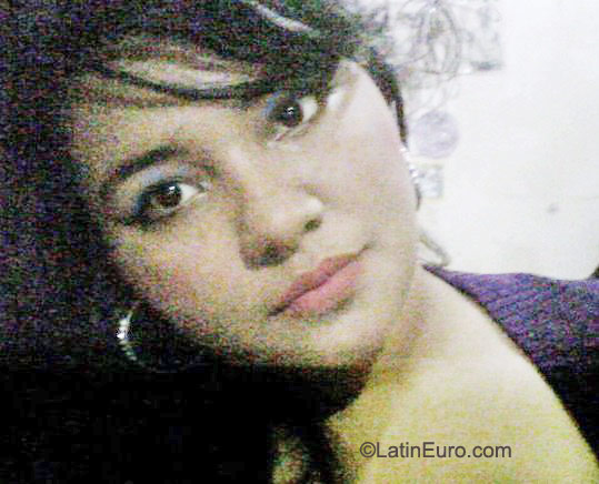 Date this foxy Honduras girl Carmen from Tegucigalpa HN481