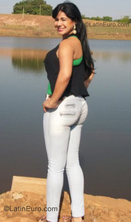 Date this athletic Brazil girl Drica from Goiania BR6203