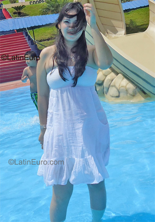 Date this hot Honduras girl Junni from Tegucigalpa HN506