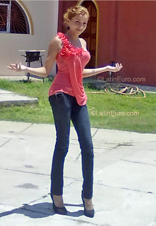 Date this voluptuous Nicaragua girl Lale from Managua NI73