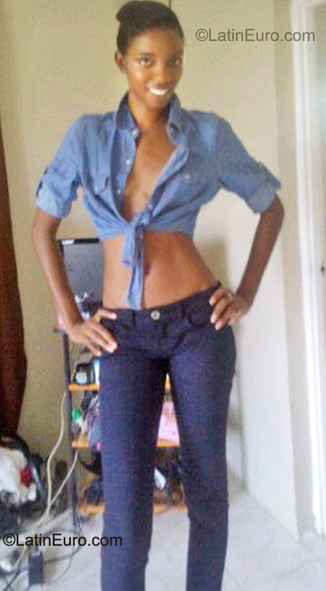 Date this pretty Jamaica girl Shinel from Negril JM393