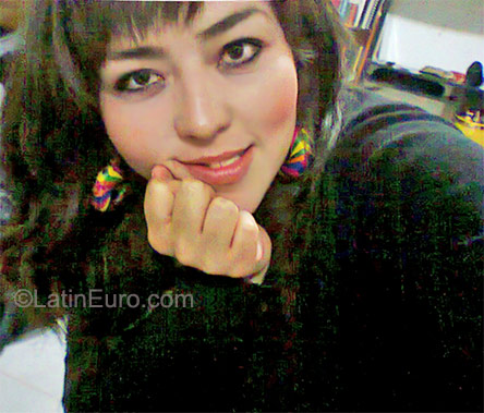 Date this voluptuous Mexico girl Clara from Mexico City MX555