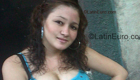 Date this delightful Honduras girl Crisly from San Pedro Sula HN522