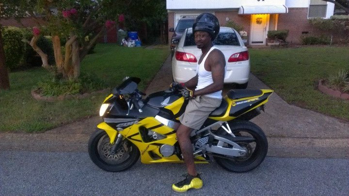 Date this charming United States man Ali from Raleigh US12027