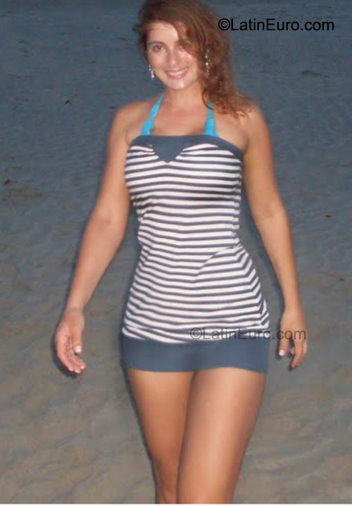 Date this athletic Brazil girl Lucianagata from Sao Paulo BR6284