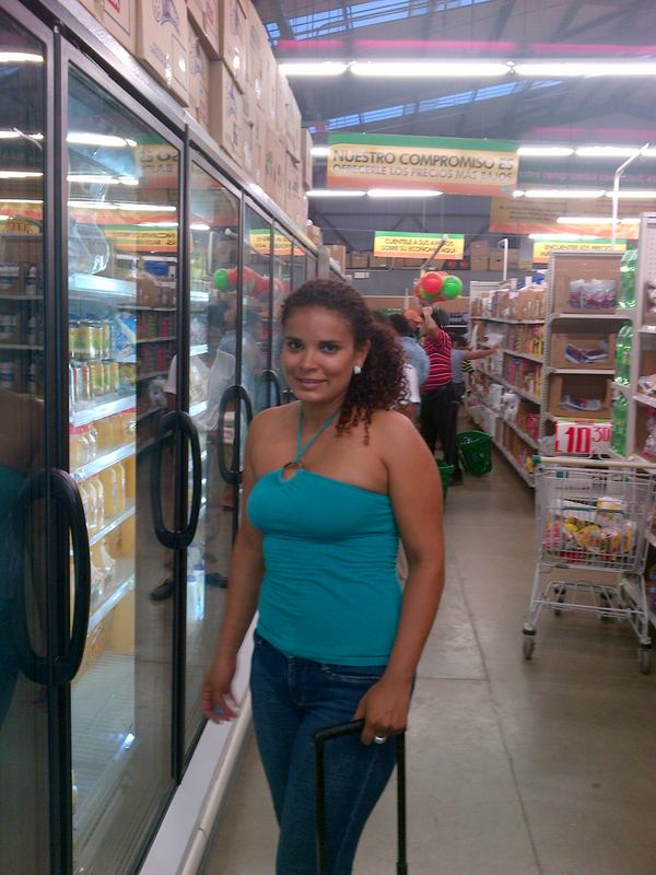 Date this voluptuous Honduras girl Nelsy from Ceiba, Atlantida HN556