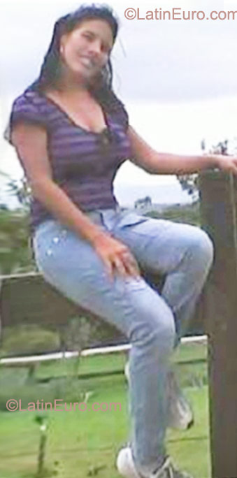 Date this happy Brazil girl Izabel from Recife BR6300