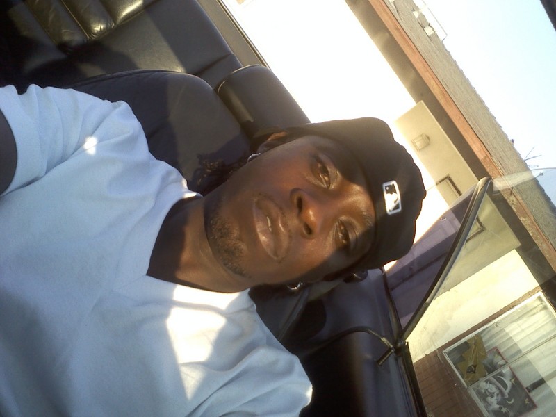 Date this nice looking United States man Lilmankey3 from Bakersfield US12167