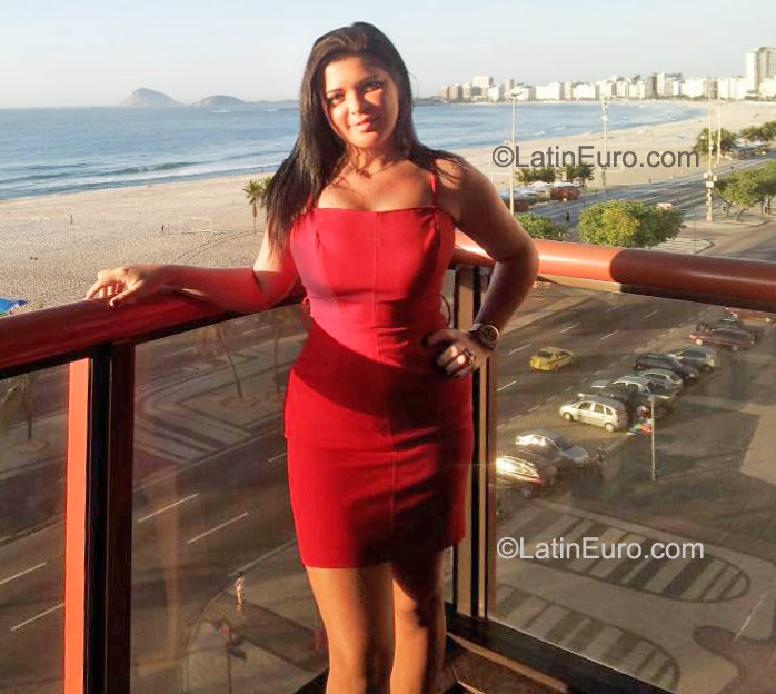 Date this cute Brazil girl Emerian from Rio de Janeiro BR6305