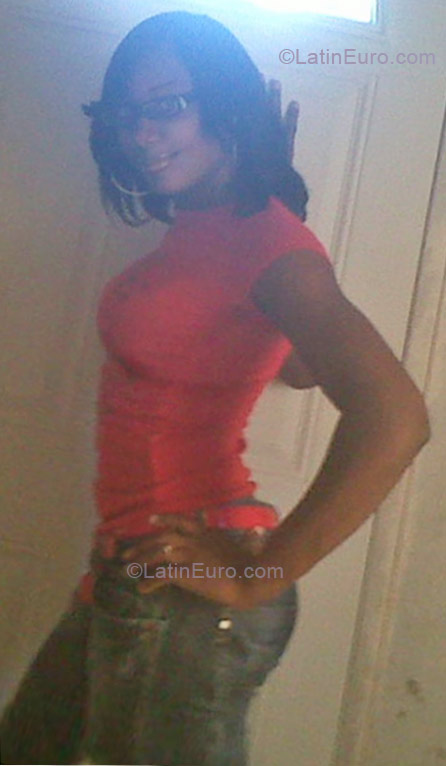 Date this hot Jamaica girl Shanay-nay22 from Portmore JM423