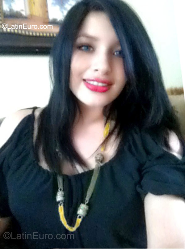 Date this delightful Honduras girl Gina from Tegucigalpa HN2291