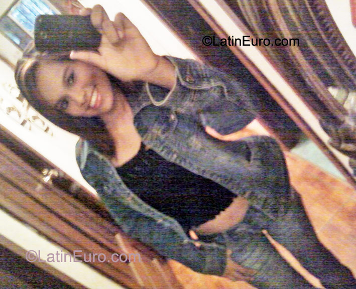 Date this voluptuous Honduras girl Kassy from La Ceiba HN576