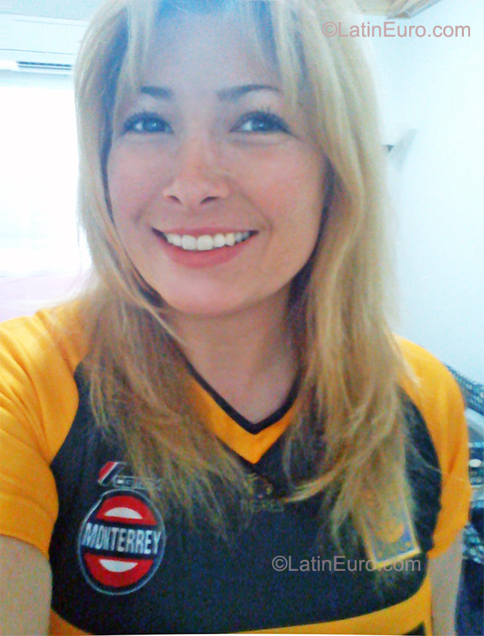 Date this hot Mexico girl Marcela from Monterrey MX630