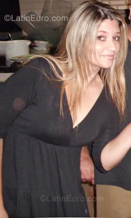 Date this hot Brazil girl Armanda from Brasilia BR6398