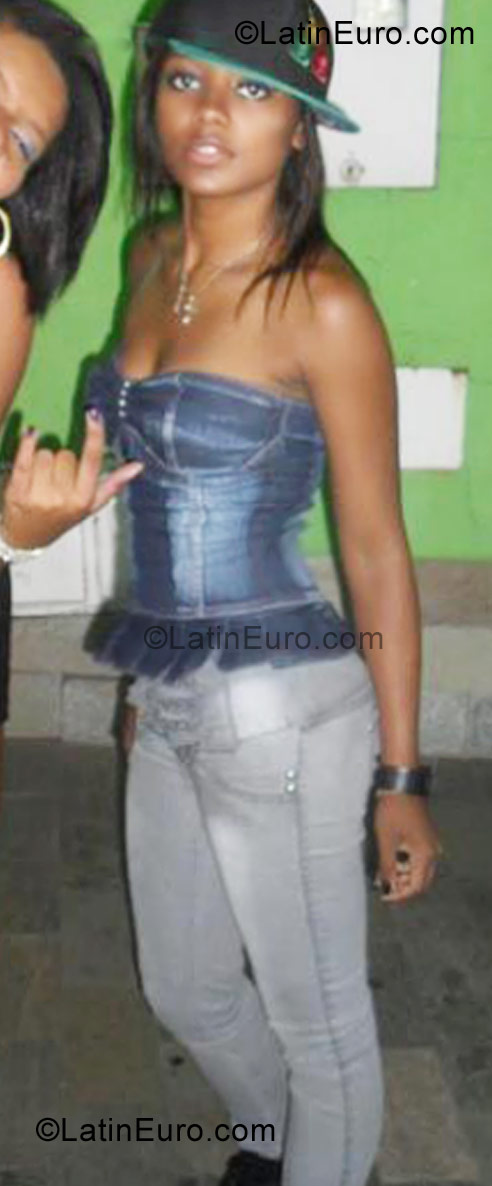 Date this delightful Brazil girl Mykaellen from Belo Hotizonte BR6439