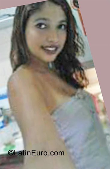 Date this beautiful Brazil girl Jesii8765499943 from Recife BR6454