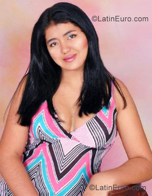 Date this passionate Colombia girl Lunita from Cali CO9616