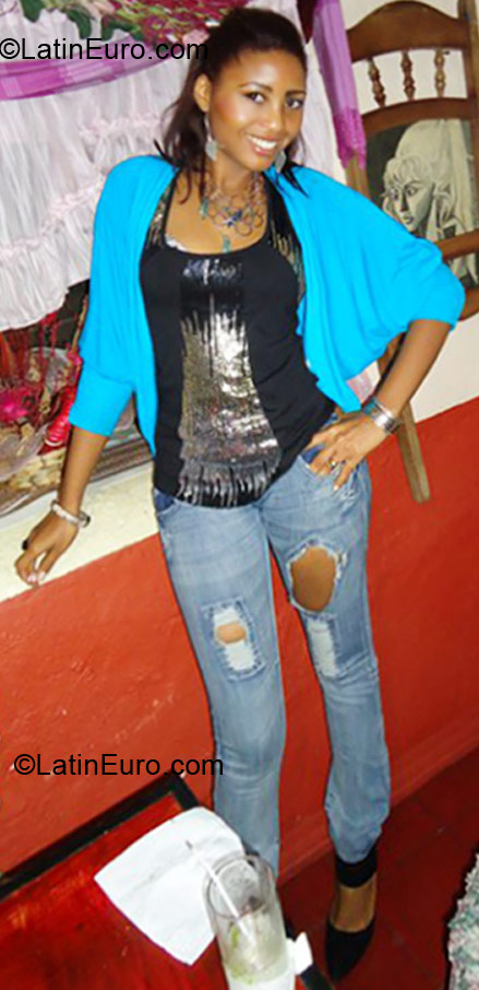 Date this exotic Costa Rica girl Manyara from San Jose CR239