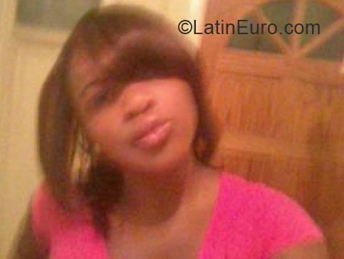 Date this stunning Jamaica girl Kimonie from Kingston JM1980