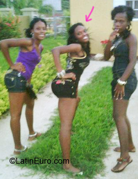 Date this sensual Jamaica girl Munchi from Montego Bay JM674