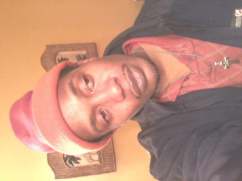 Date this young United States man Laurin from Chicago US12785