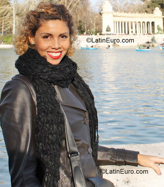 Date this delightful Brazil girl Priscilla from Rio de Janeiro BR6659