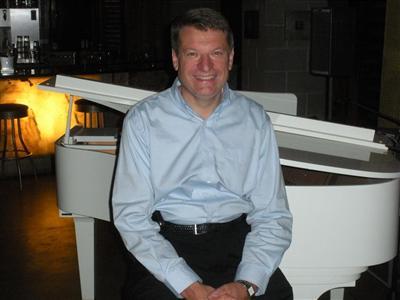 Date this fun United States man Martinglo from Springs US13016