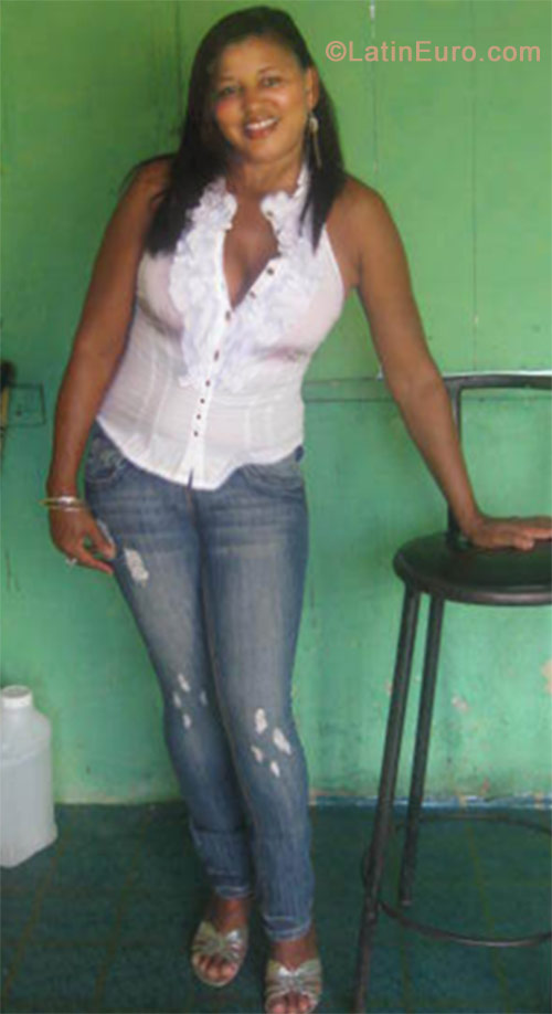Date this beautiful Dominican Republic girl Belquis from San Francisco De Macoris DO11775