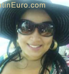 Date this beautiful Brazil girl Vanessa from Salvador BR6712