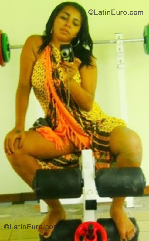 Date this sultry Brazil girl Luh from Salvador BR7844