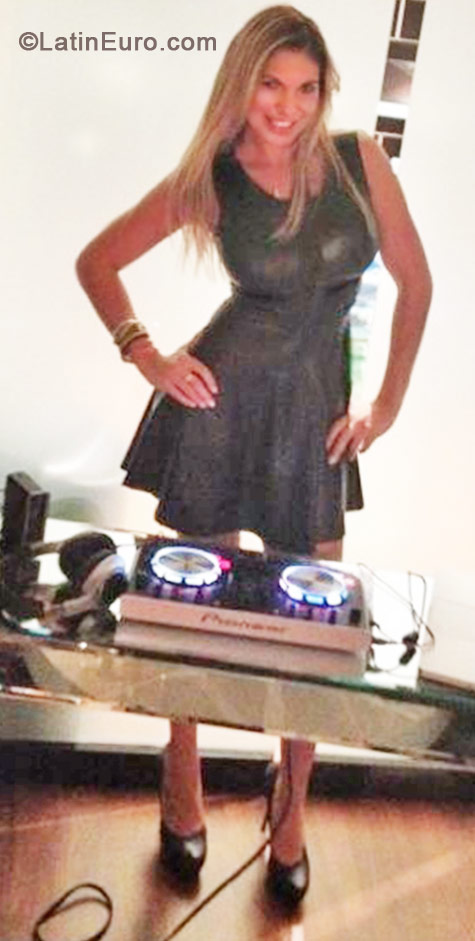 Date this cute Mexico girl Fernanda from Mexico City MX718