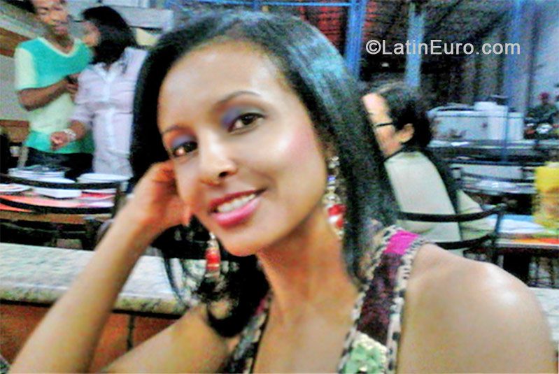 Date this pretty Brazil girl Darke Cristina from Goiania BR6730