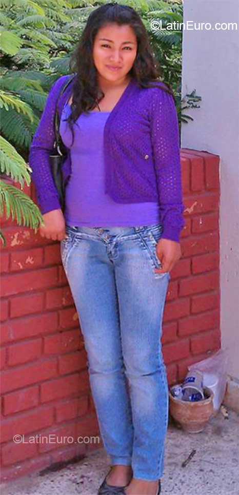 Date this sultry Peru girl Maribel from Trujillo PE574