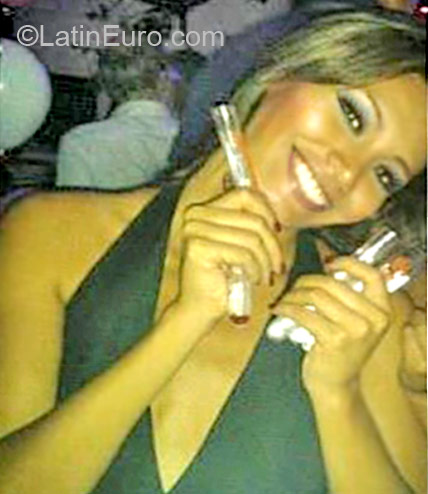 Date this happy Peru girl Catalina from Lima PE610
