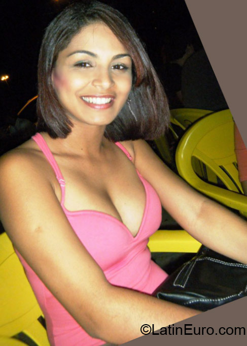 Date this attractive Brazil girl Rafaella from Fortaleza BR7598