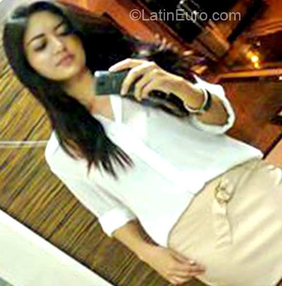 Date this sultry Brazil girl Andreia from Fortaleza BR6808