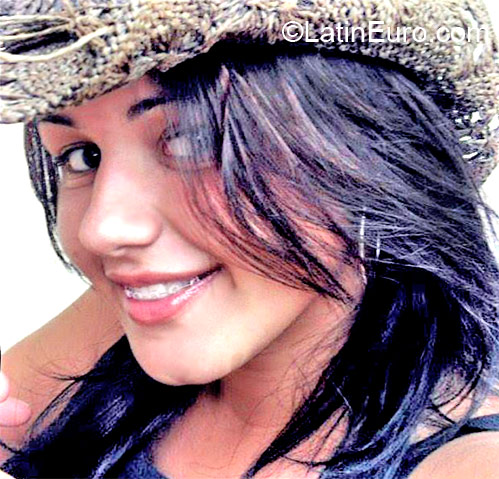 Date this athletic Brazil girl Aureani from Gelileia BR6819