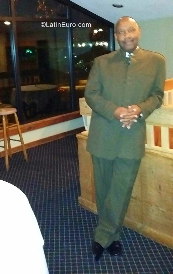 Date this athletic United States man Roland from New Britain US13251