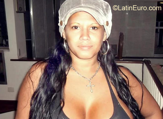 Date this gorgeous Brazil girl Rachilen from Rio De Janeiro BR8832
