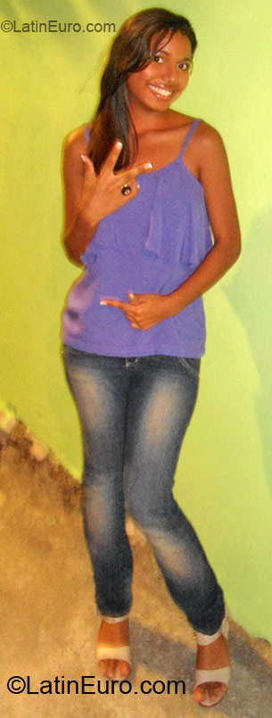 Date this hard body Brazil girl Deyse from Recife BR6836