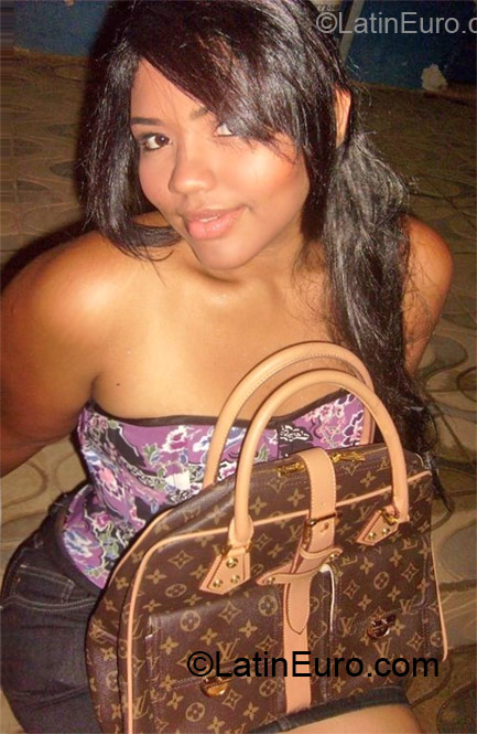 Date this georgeous Brazil girl Luiza from Governador Valadares BR6848