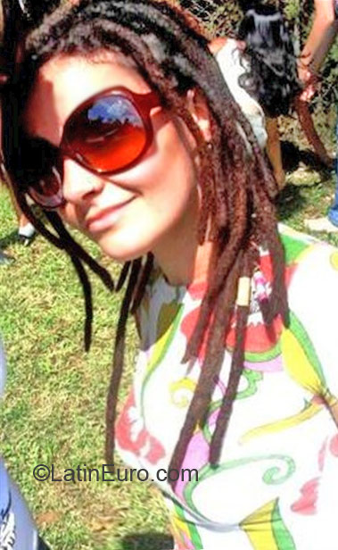 Date this athletic Brazil girl Verde from Rio De Janeiro BR6850