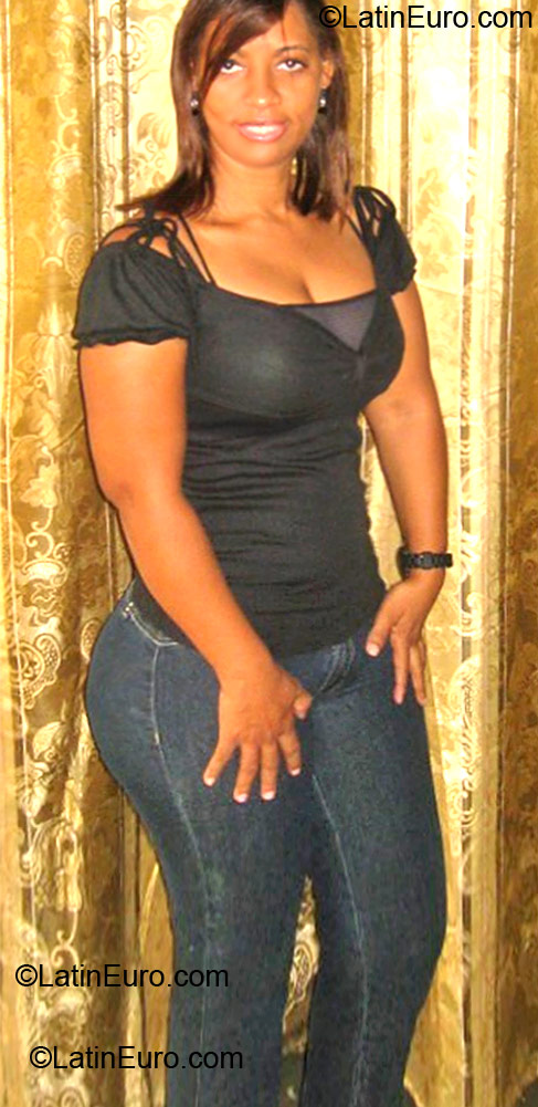 Date this exotic Colombia girl Joani from Cartagena CO10783