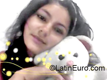 Date this nice looking Colombia girl Milena from Bogota CO10791