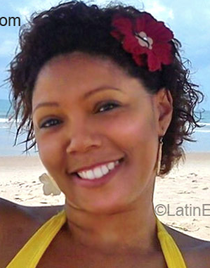 Date this athletic Brazil girl Juliana from Brasilia BR6863