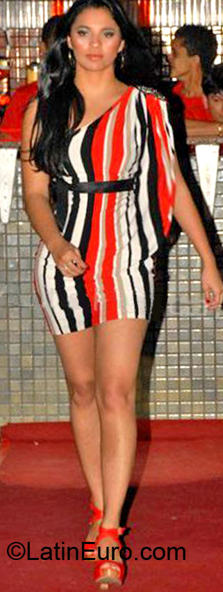 Date this lovely Brazil girl Ludmila from Governador valadares BR7841