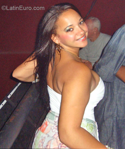 Date this young Brazil girl Raphaelabm from Rio De Janeiro BR6983