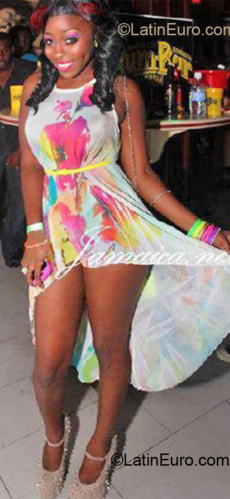 Date this foxy Jamaica girl Toocute from Ocho Rios JM624